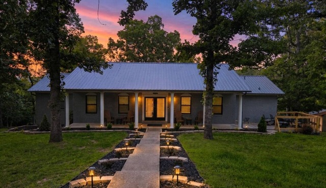 Spacious Beaver Lake Retreat - 4BR Home with Game Rooms - Sleeps 14