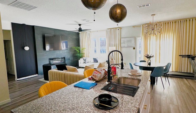 Spacious Charming 4 Bedroom Elegant Luxe Escape Home in Glenn Heights.