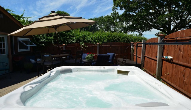 Spacious Craftsman w/Casco Bay Views. Hot Tub, Patio, Easy Access to Old Port