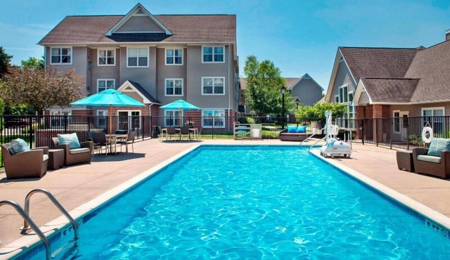 Spacious Good-Value Accommodation! Outdoor Fireplace | Pet-Friendly