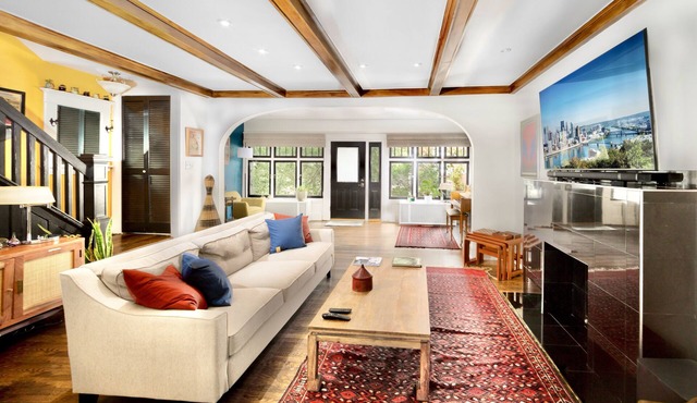Spacious Historic Pittsburgh Getaway Near Downtown