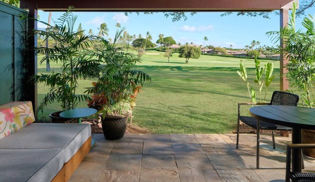 Spacious Island-Style Bungalow with Garden Views and Walkable Beach Access