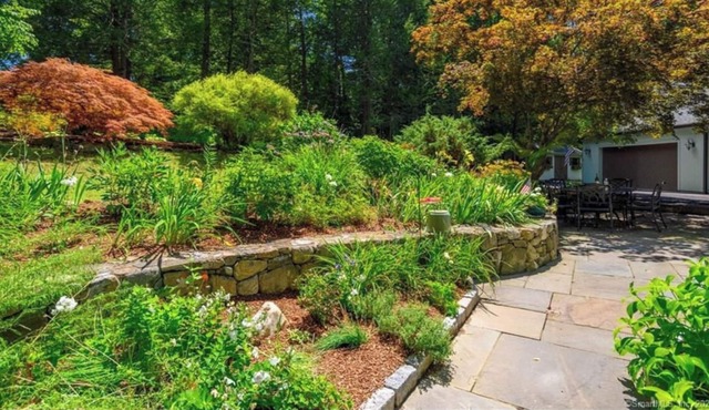 Spacious lake house with a hot tub, fire pit, dock & only 80 minutes from NYC!