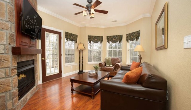 Spacious & Modern 2BR Condo at Great Rock Resort
