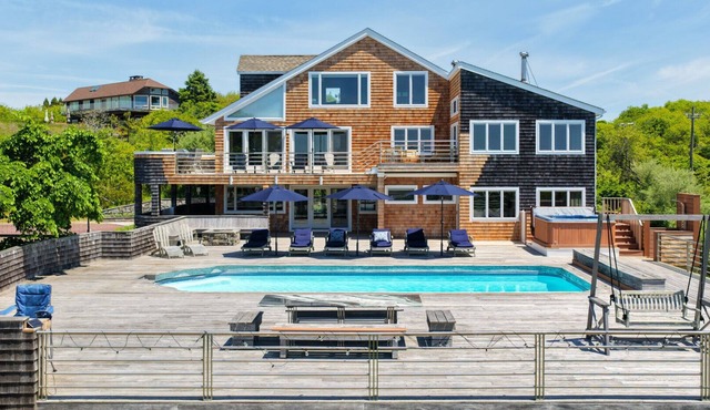 Spacious Montauk Home with Water Views, Private Pool, Perfect for Families,.