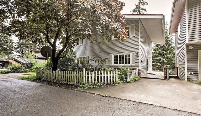 Spacious Mountain-View Retreat with Hot Tub Near Trails and Downtown in Juneau, Alaska