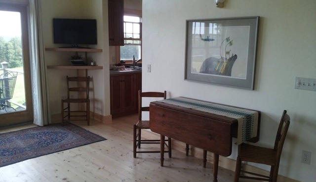 Spacious Retreat With Panoramic Views
