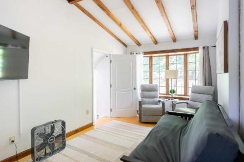 Spacious Two Bedroom Apartment