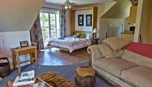Spectacular Mountain views with all the amentities nearby