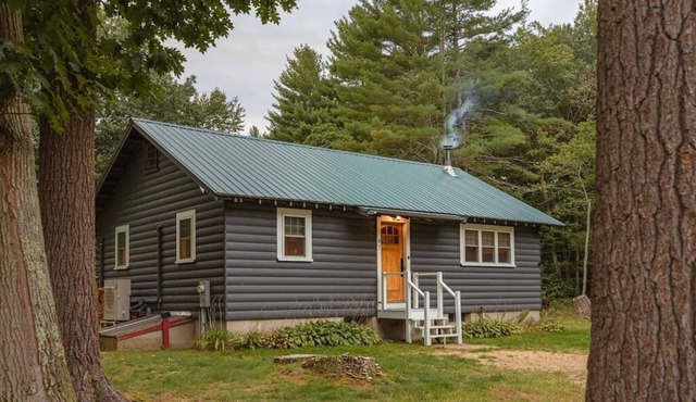 Spruce Cove Cabin: midcentury escape by Portsmouth