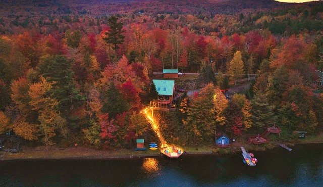 Stairway To Heaven-VT Lakefront! Hot Tub & More! 25 Mins to Stowe!