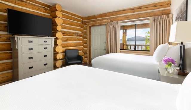 Standard Room | Salmon Falls Resort | Easy Access to Fishing Excursions