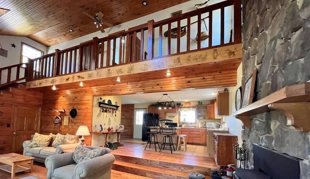 Star View Lodge at Kumbrabow State Forest Off-Grid Lux Cabin