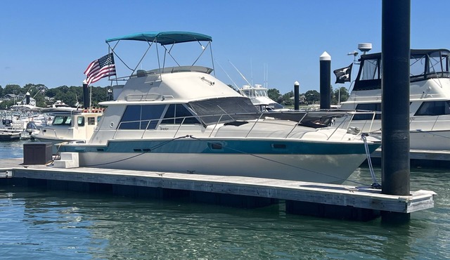 Stay aboard, the "Rita V", our 34 Ft Silverton Convertible Motoryacht