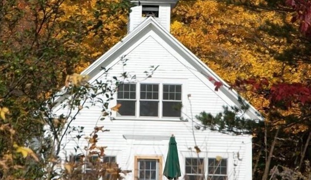 Stay in a Renovated 1900s-era Vermont Schoolhouse with Sweeping Mountain Views
