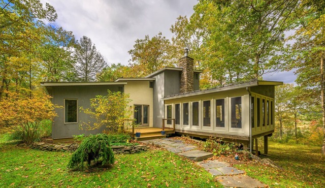 Steepletop Lodge: Nature Lover’s Paradise