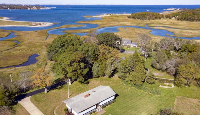 Stella Maris, 6 bedroom 3 bath coastal home, water views, private access