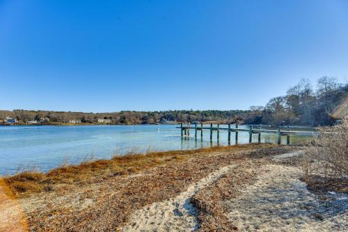 Steps to Beach: Martha's Vineyard Private Retreat!