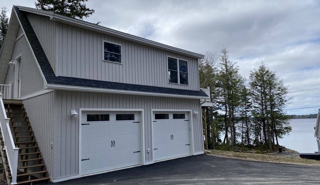 Studio Apartment overlooking Molasses Pond