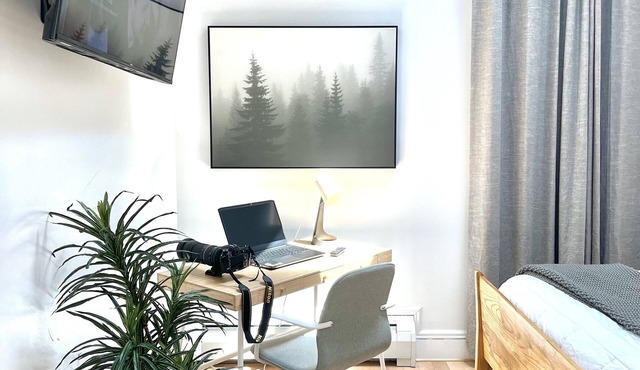 Studio Close to Downtown w/Trail Access