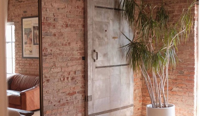 Studio Eight · Funky Lounge Escape