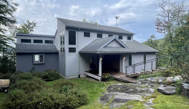 Stunning 4Bdrm Lake George Waterfront