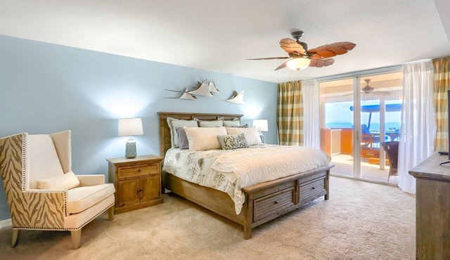 Stunning Beachfront, Huge Balcony, W/D, Free Wi-Fi & Cable, BBQ, 2 Pools, Hot Tub ~ 110 La Contessa