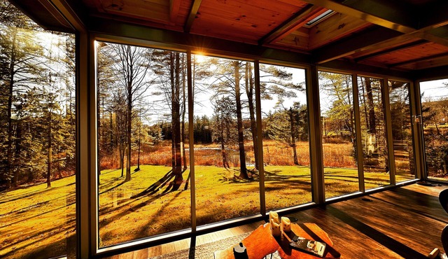 Stunning Glass House nestled in the Vermont wilderness!