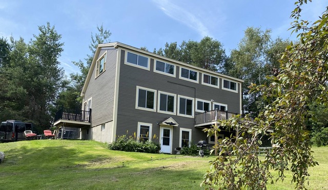 Stunning lakefront home on 710ft of water frontage