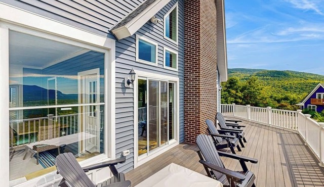 Stunning Mountain View Home: In the heart of outdoor entertainment