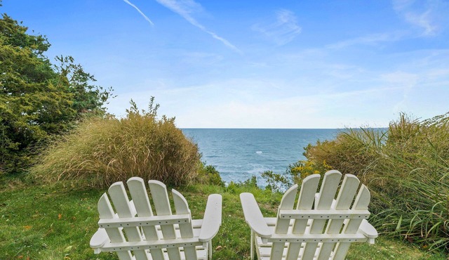 Stunning Oceanview: Walk to Private Beach