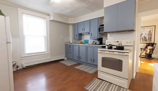 Stunning Residence Close to Oakdale & Midstate