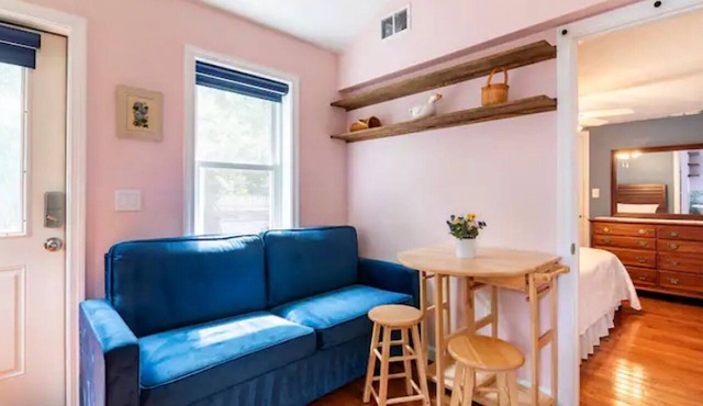 Stunning seaside studio, walk to beach, romantic getaway for 2