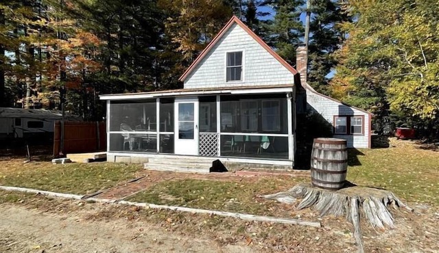 Stunning Secluded Cabin in Sebago, Maine