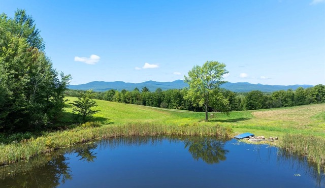 Stunning Views 20 Mins to Jay Peak Cozy 2 BR With WiFi