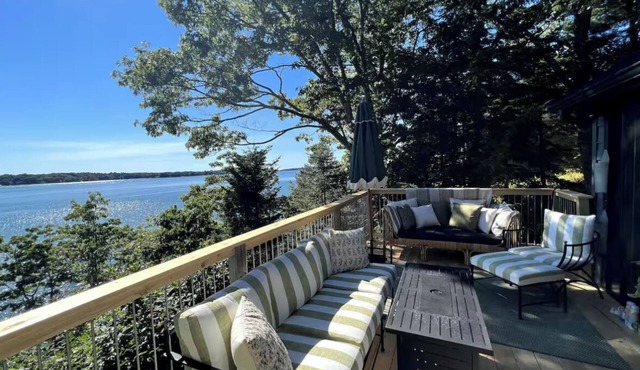 Stunning Waterfront Designer Hideaway on the Maine Coast!