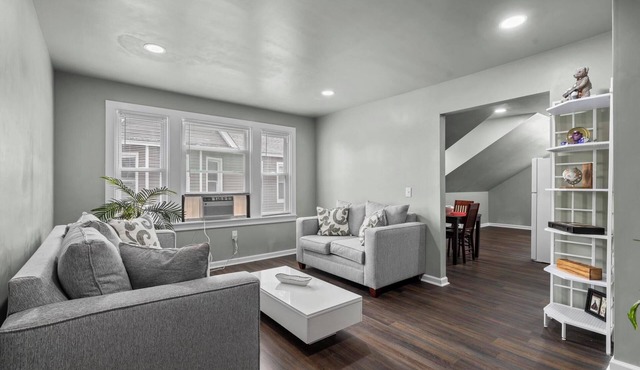 Stylish 3BR ★ Super Fast Wi-Fi + Free Parking ★ Cancel Anytime! 10 Mins to WeHa