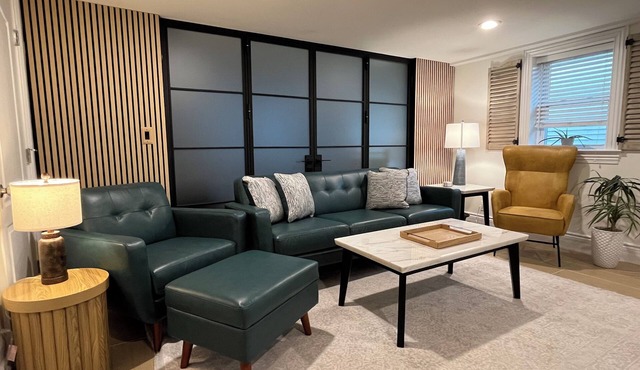 Stylish and comfortable 2BR APT Steps to the beach!