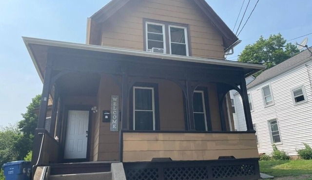 Stylish and cozy home away from home. Located in Central meriden