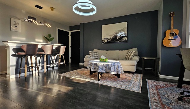 Stylish and Cozy Apartment Near Downtown Hartford