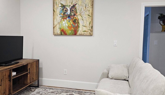 Stylish & Cozy Boston Retreat Near Train Station, Parks & Cafés