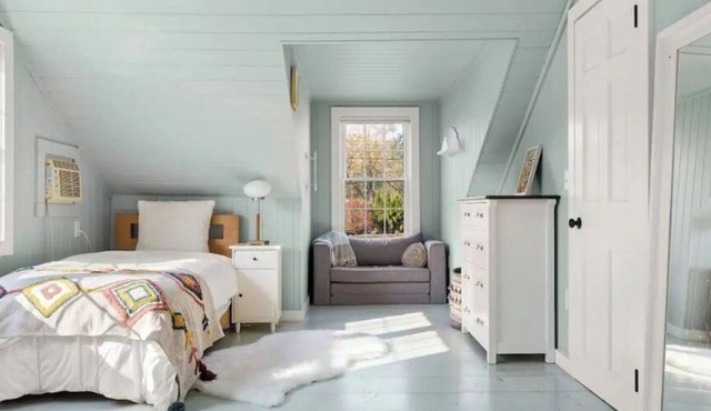 Stylish Mid-century Modern Berkshires Cape