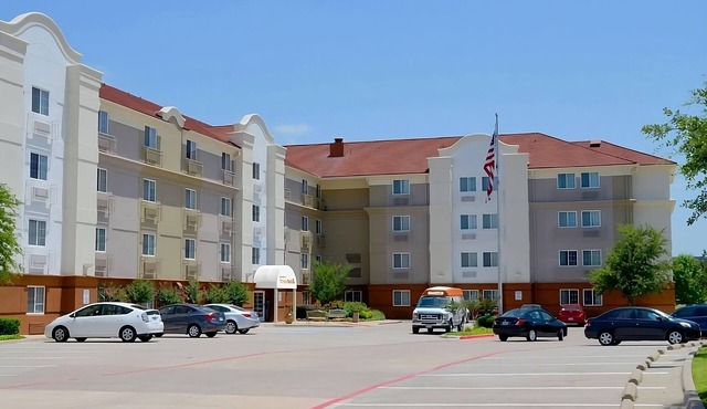 Stylish Suite Near Mustangs of Las Colinas | Free Laundry + BBQ Area