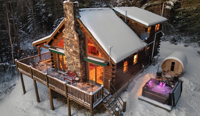Sugar Hill Hideaway - Theater~Games~Hot Tub~Sauna - 3 br cabin in White Mtns