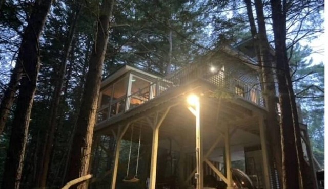 Sugar River Treehouse -relaxing escape among the trees on the serene Sugar River