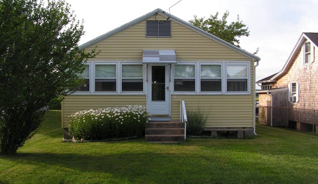 Summer Cottage with Water Views at Great Hammock Beach in Old Saybrook