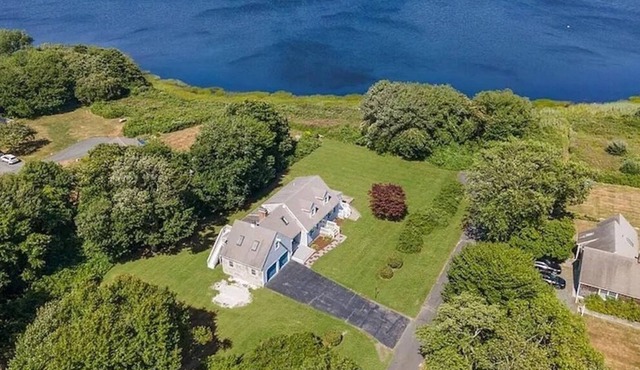 Summer Oasis, Water Views, Walk to Beach!