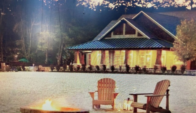 Summer Village! Charming 2-bedroom cottage with AC, WiFi in delightful Westford