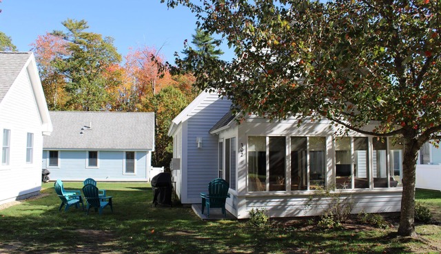 Summer Village fully furnished 2 BR cottage, heated pools, wifi