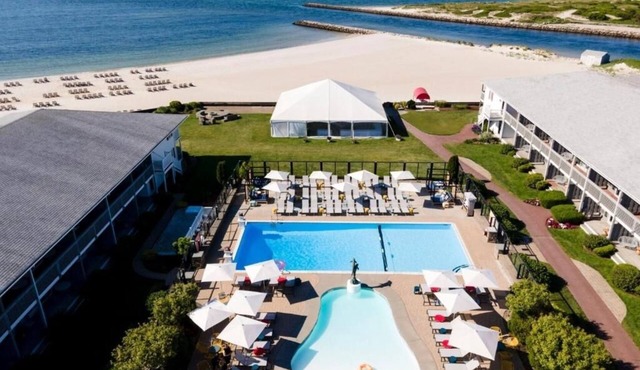 Sunny Beachfront Room w/Pool View:Family Fun w/Pool & Scenic Afternoon Stroll